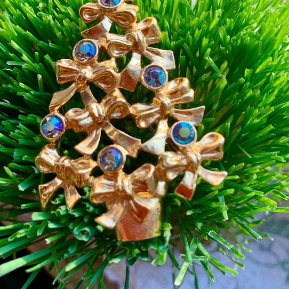 Vintage Avon Gold Tone Aurora Borealis Christmas Tree Pin - Rhinestone Christmas - Picture 4 of 9